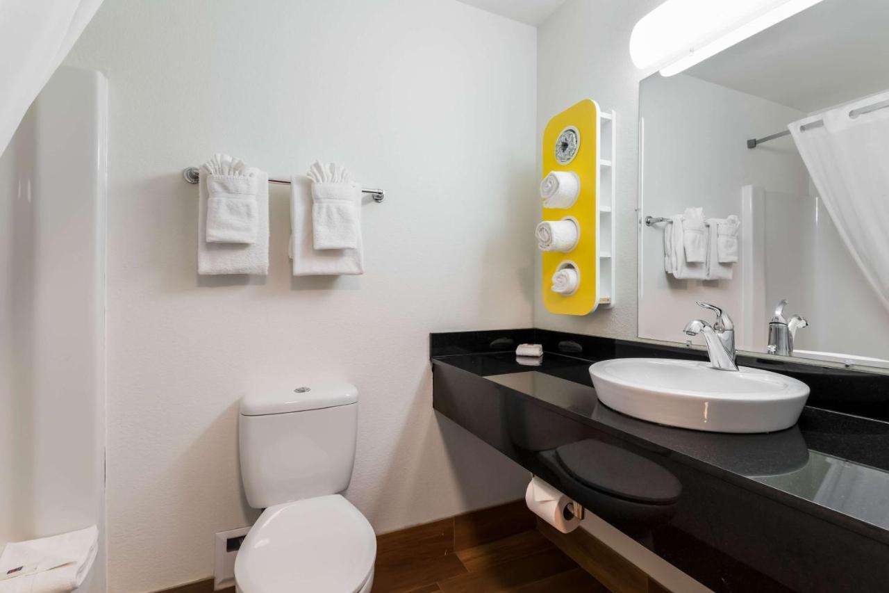 6 Barre Arena Hotel 2*